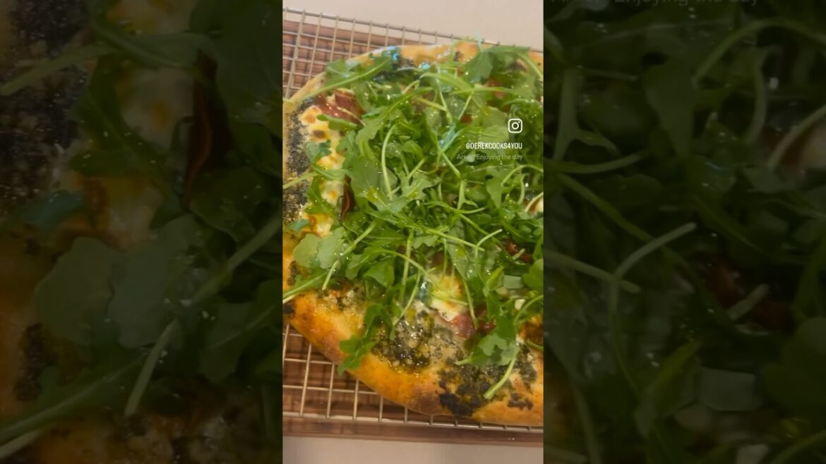 Burrata Prosciutto Pizza! #shorts #pizza