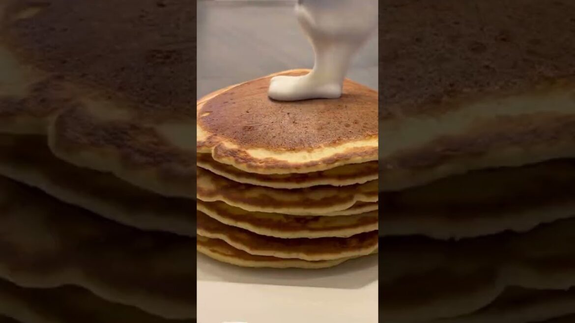 How To Make Chocolatey S’mores Pancakes (Gluten-Free!) How To Make Chocolatey S'mores Pancakes (Gluten-Free!)