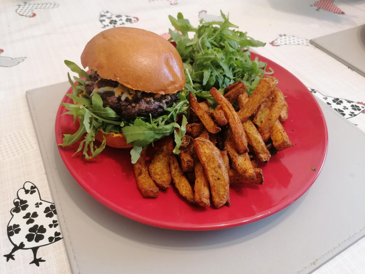 Burger day is still always the best! 11/10 (even though they forgot the balsamic glaze)