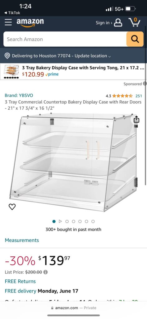 Selling macarons at a farmers market! Selling macarons at a farmers market!