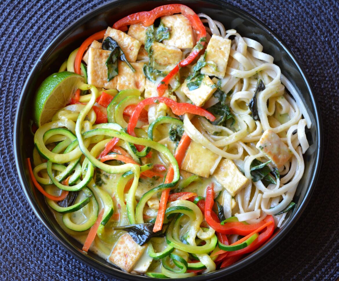 (359 cal) Green curry noodles with Thai basil and tofu