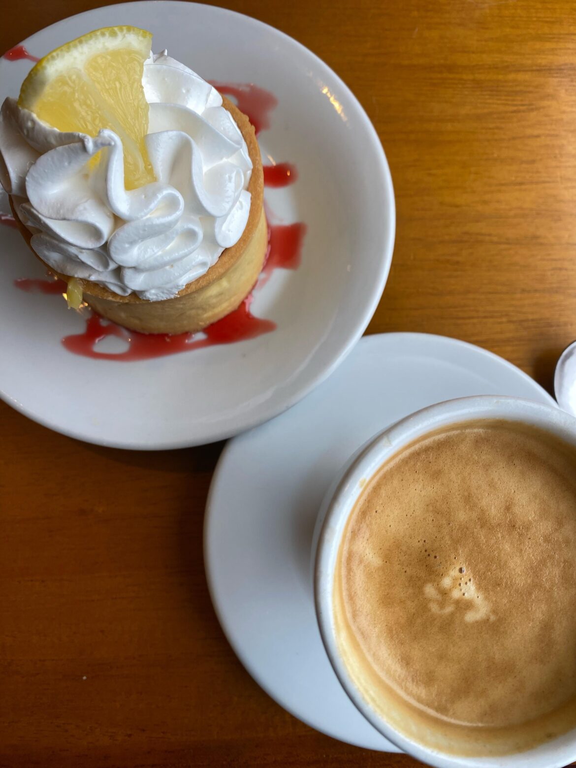 Coffee whit lemon cake