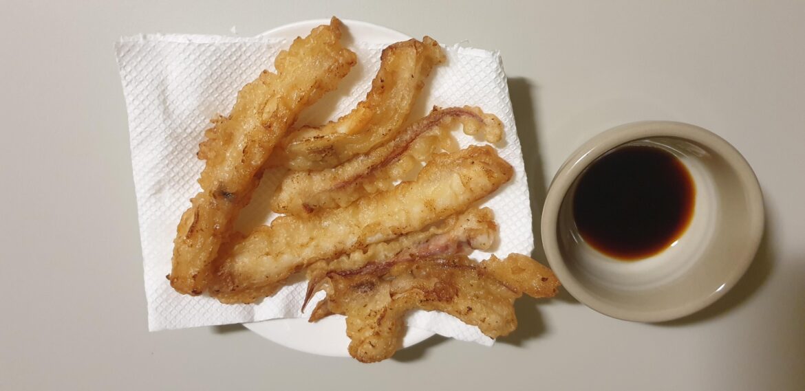 Ojingeotwigim (fried squid)