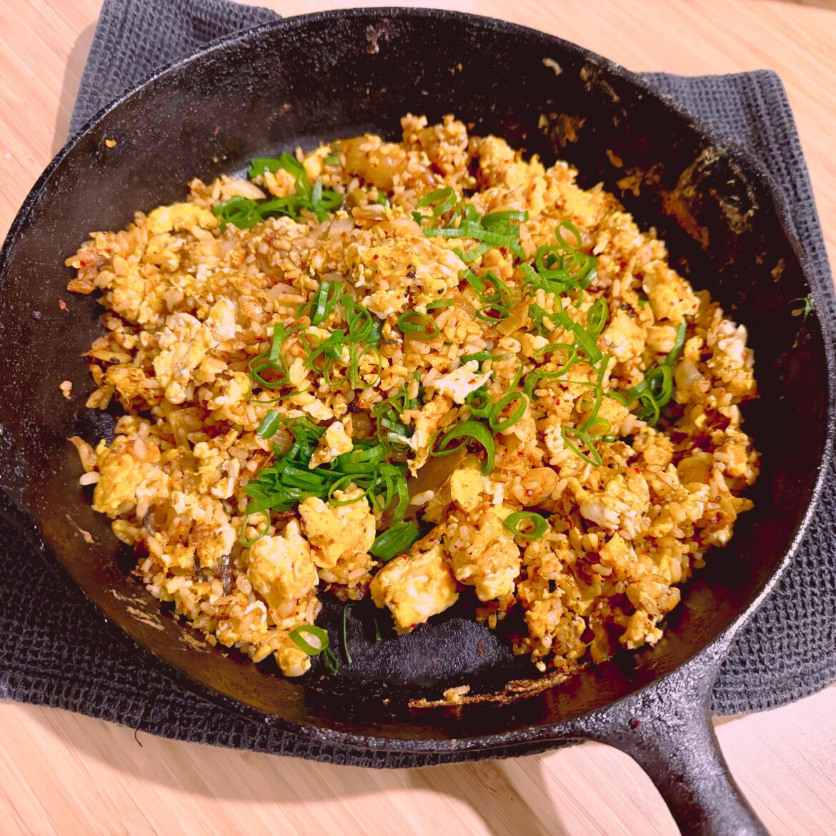 Kimchi egg fried rice 김치 계란 볶음밥