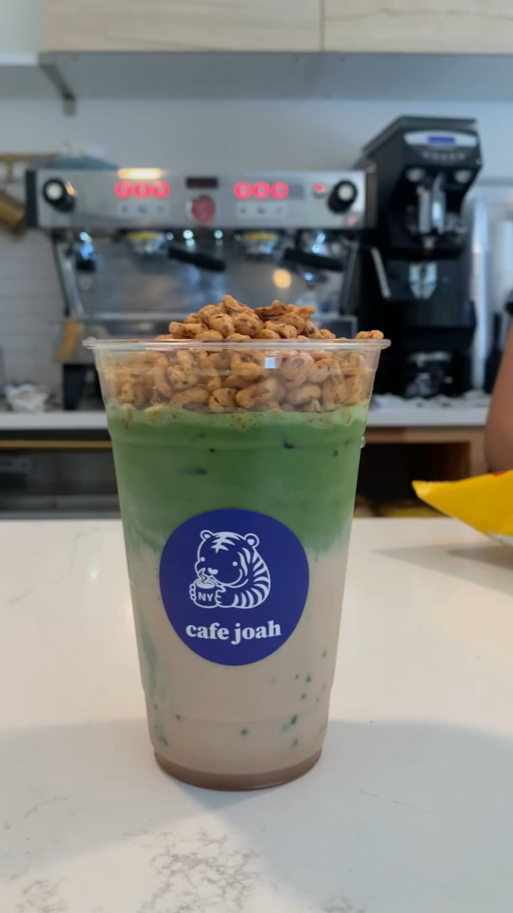 Jollypong Matcha Latte with Pistachio Milk