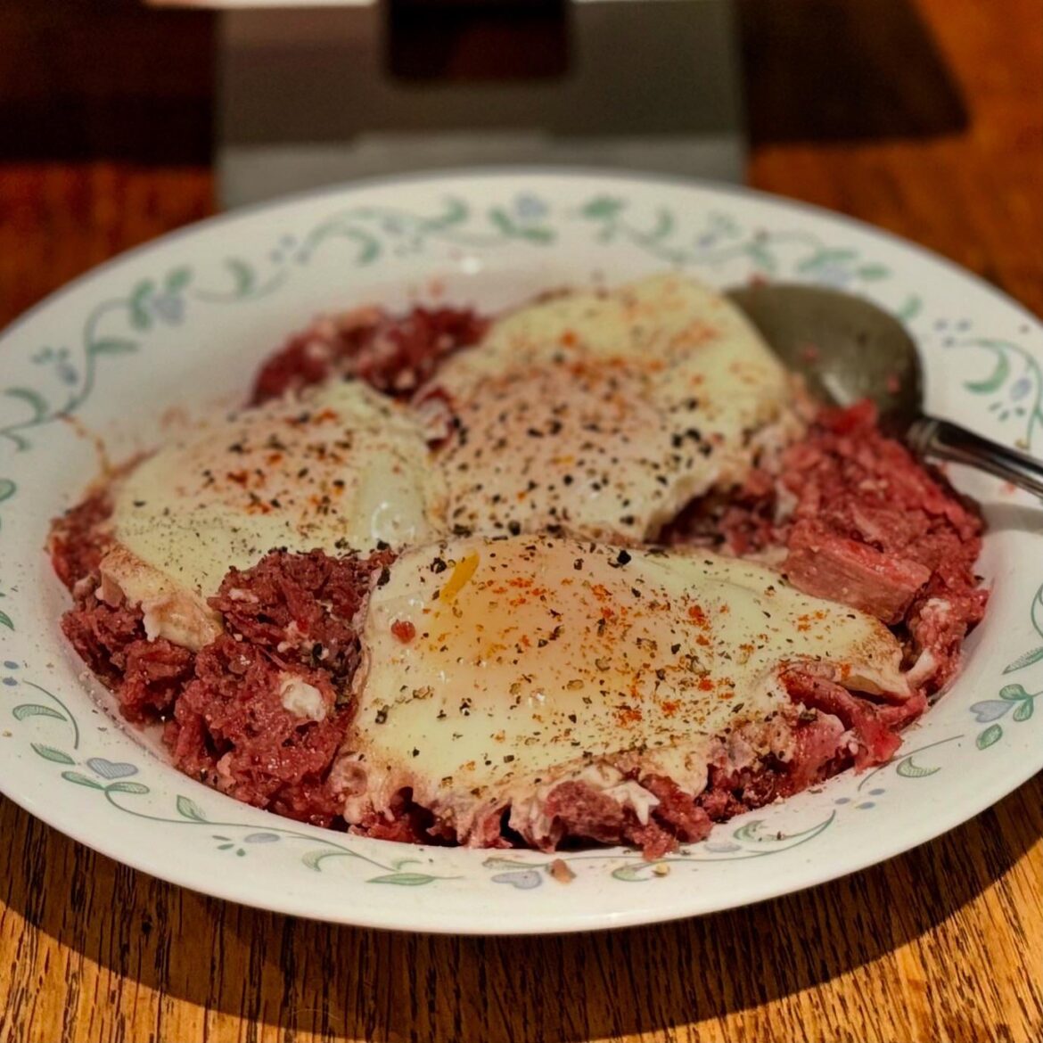 Egg on Corned Beef