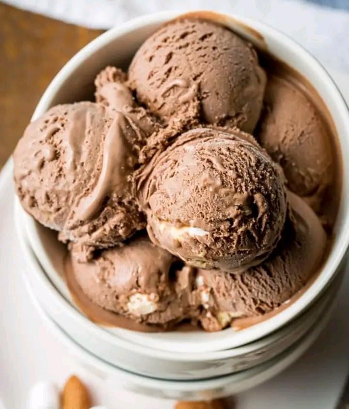 Creamy Peanut Butter Cup Ice Cream ๐จ - Dining and Cooking