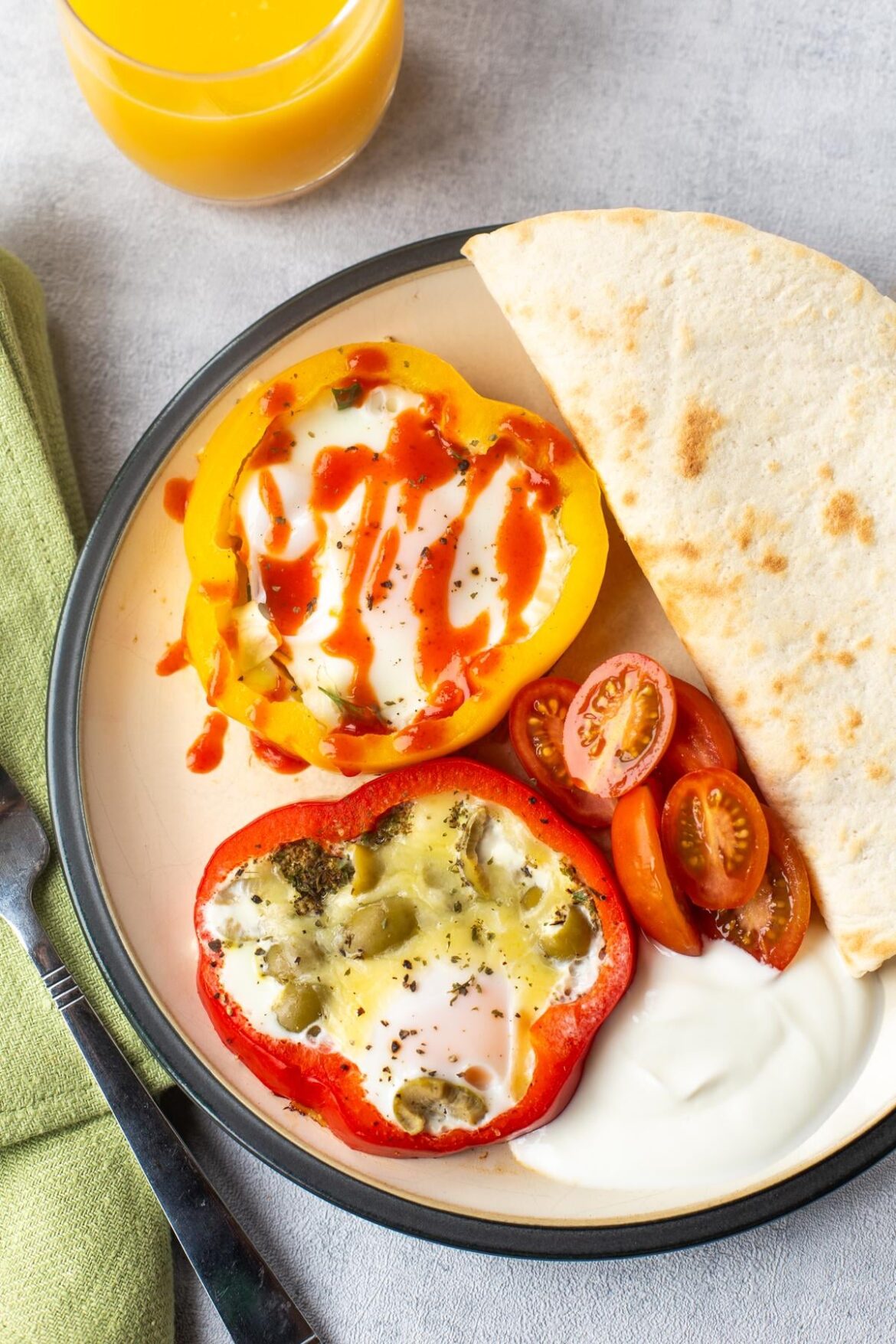 Pepper Fried Eggs (15 mins, very customisable)
