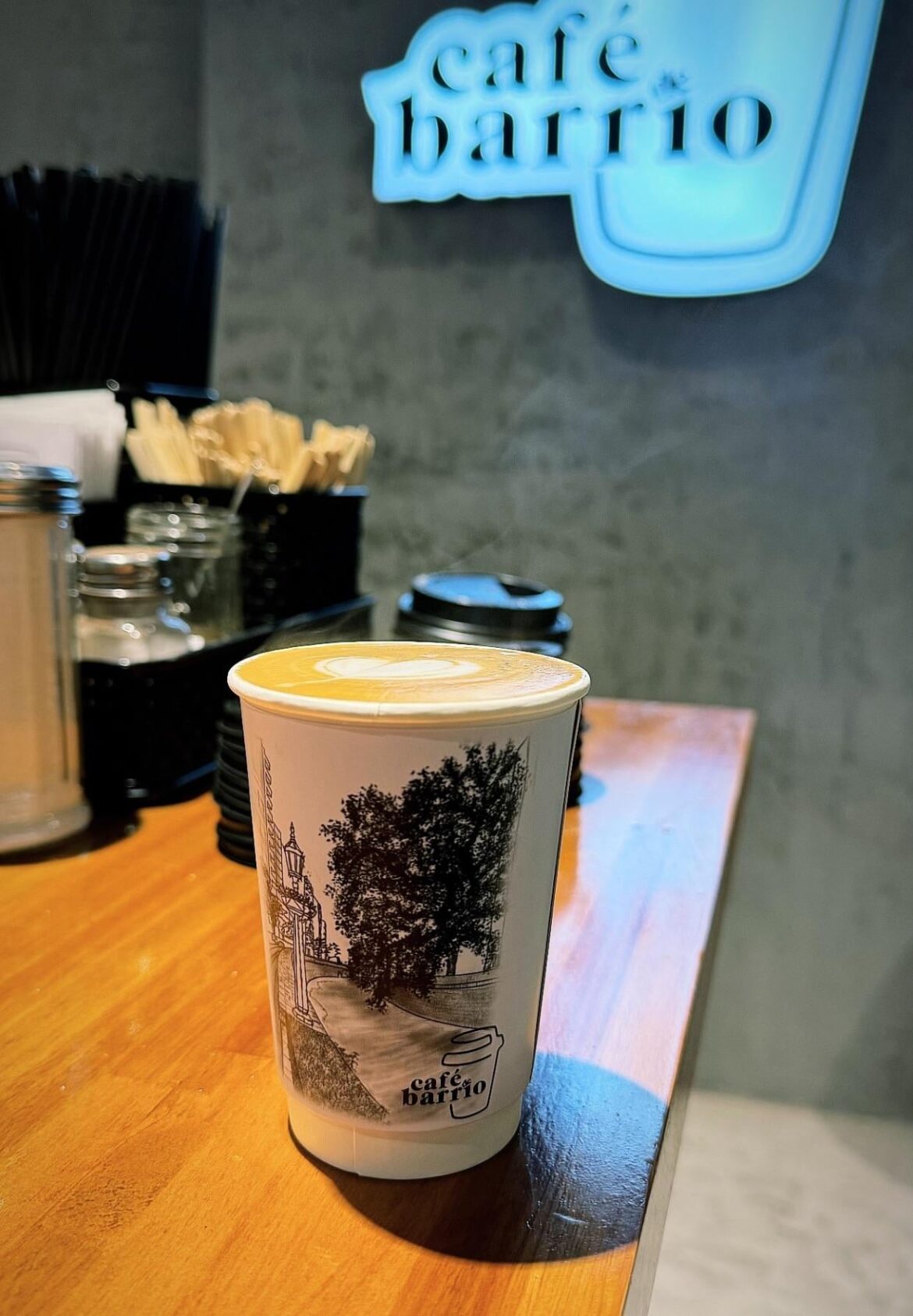 the glass gives it the touch!🤎🤍