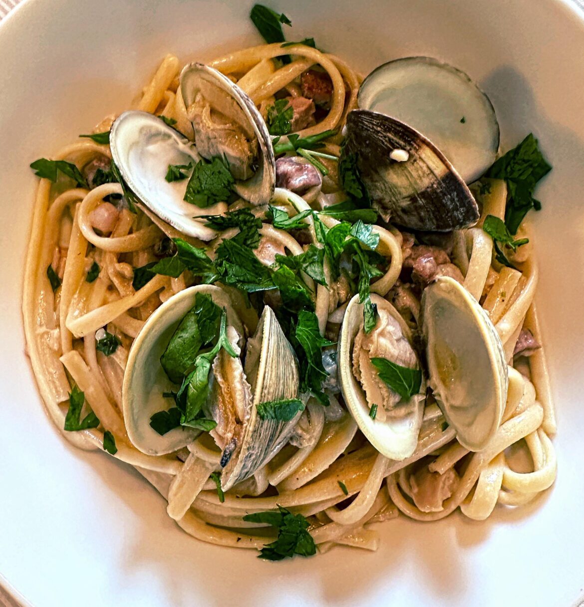 Linguini with clams