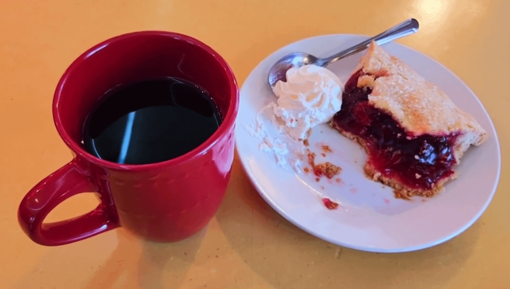 Any Twin Peaks fans in here? The coffee at the REAL LIFE diner was awesome! ☕🍒