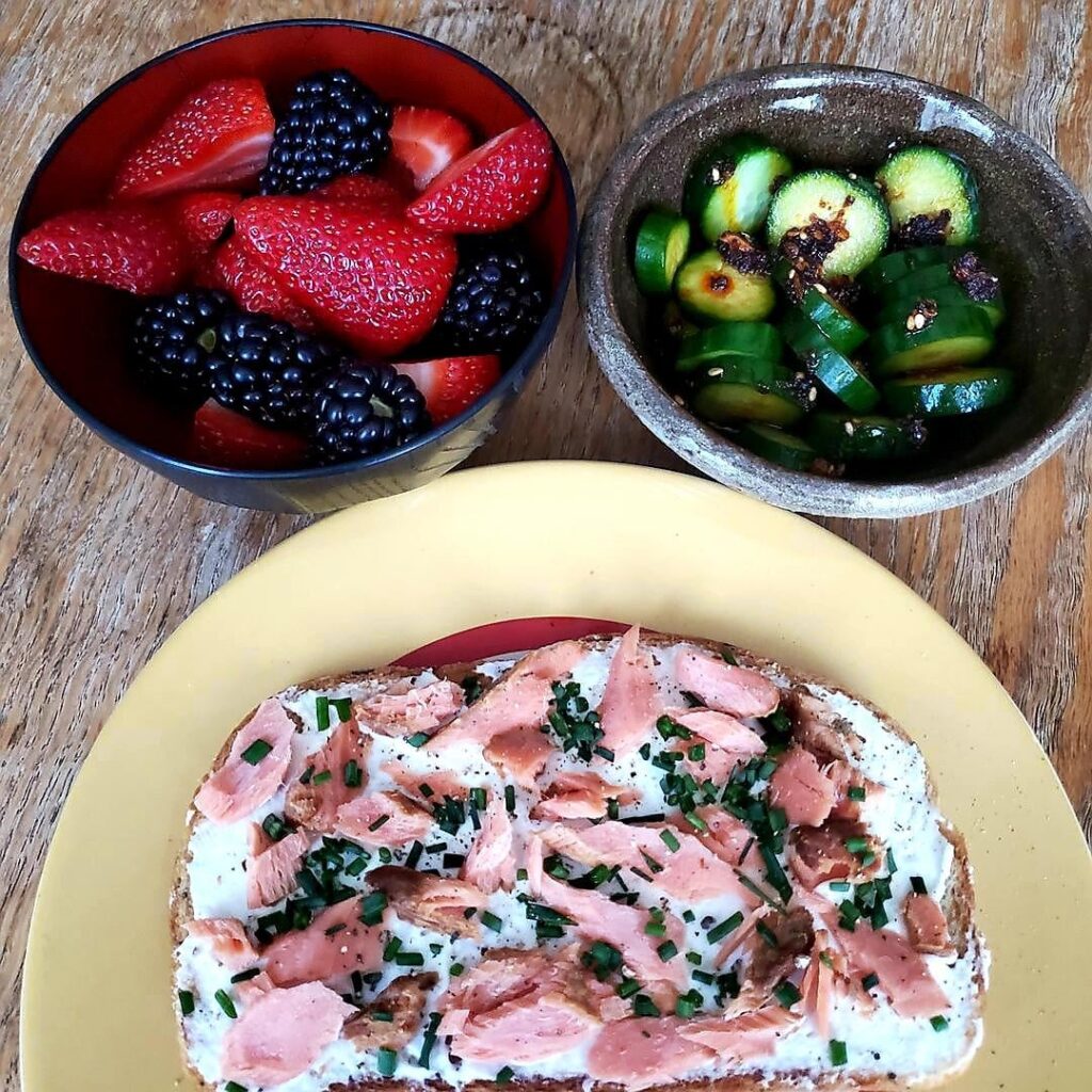 Breakfast - All of the food groups represented 302 cal