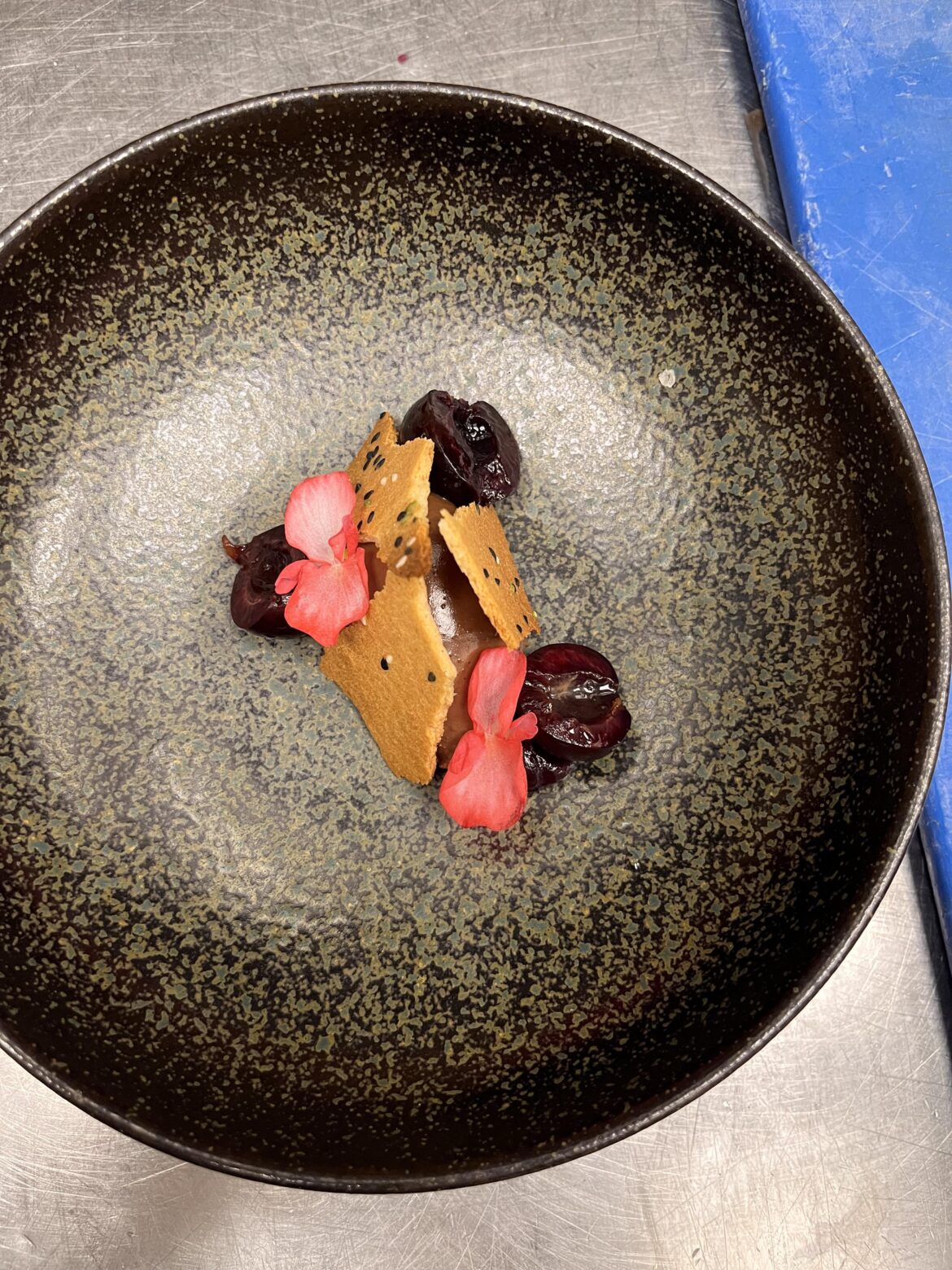 Cherry, vanilla, hazelnut, coconut and dark chocolate