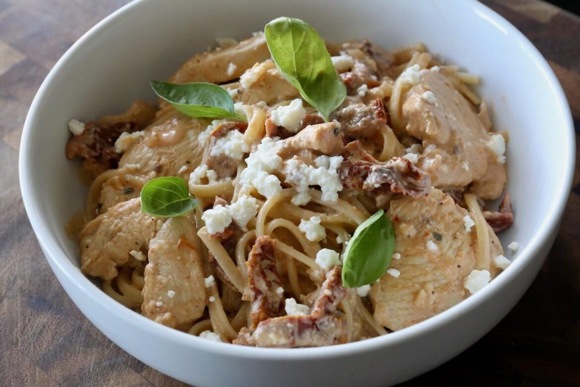 Creamy Mediterranean Chicken Feta Pasta