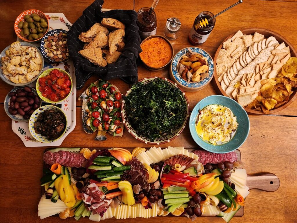 Amateur here, trying to figure out how much food actually fits on my board :)