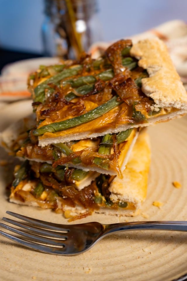 This rustic vegan Green Bean and Caramelized Onion Galette has smokey sweet flavors and heaty