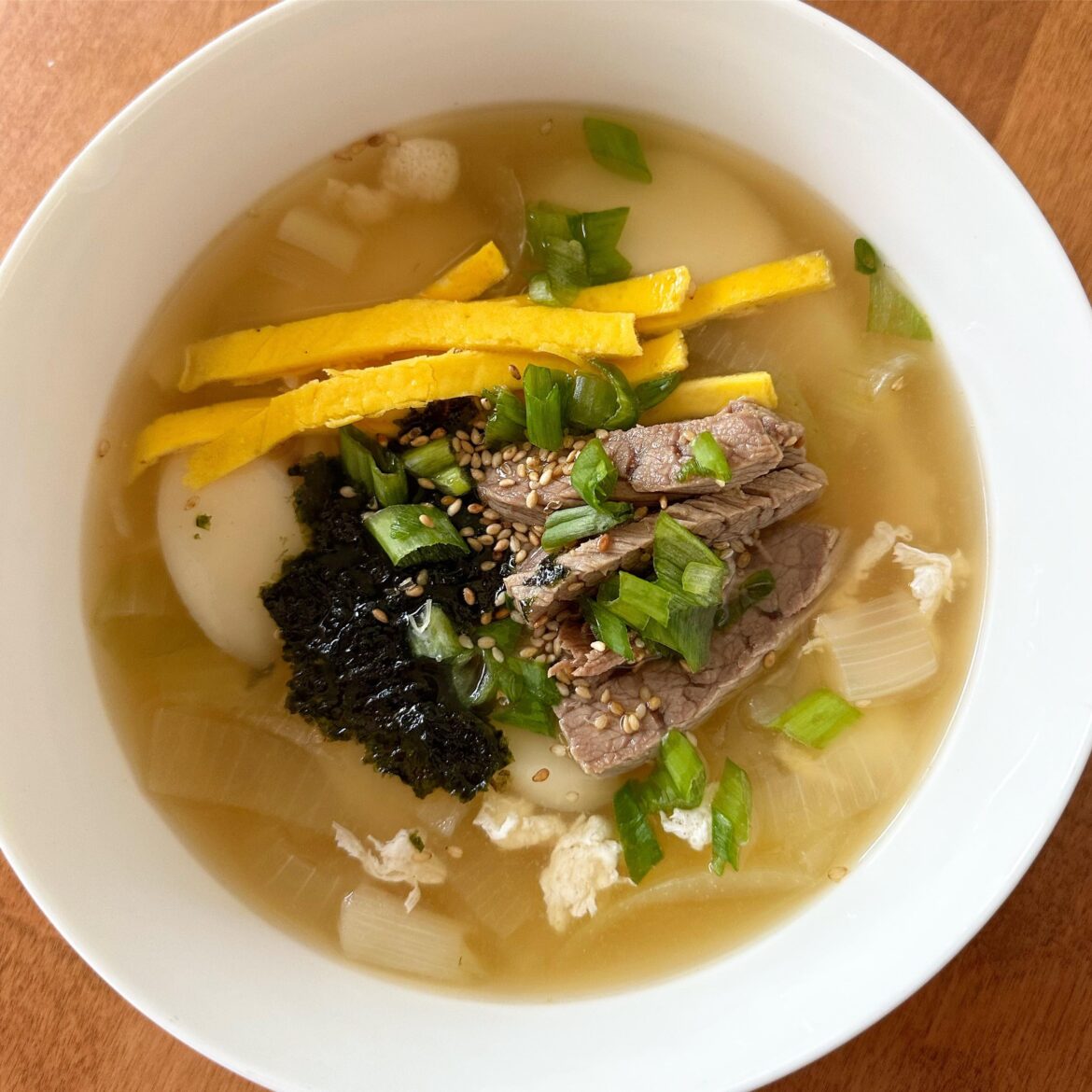 Korean rice cake soup
