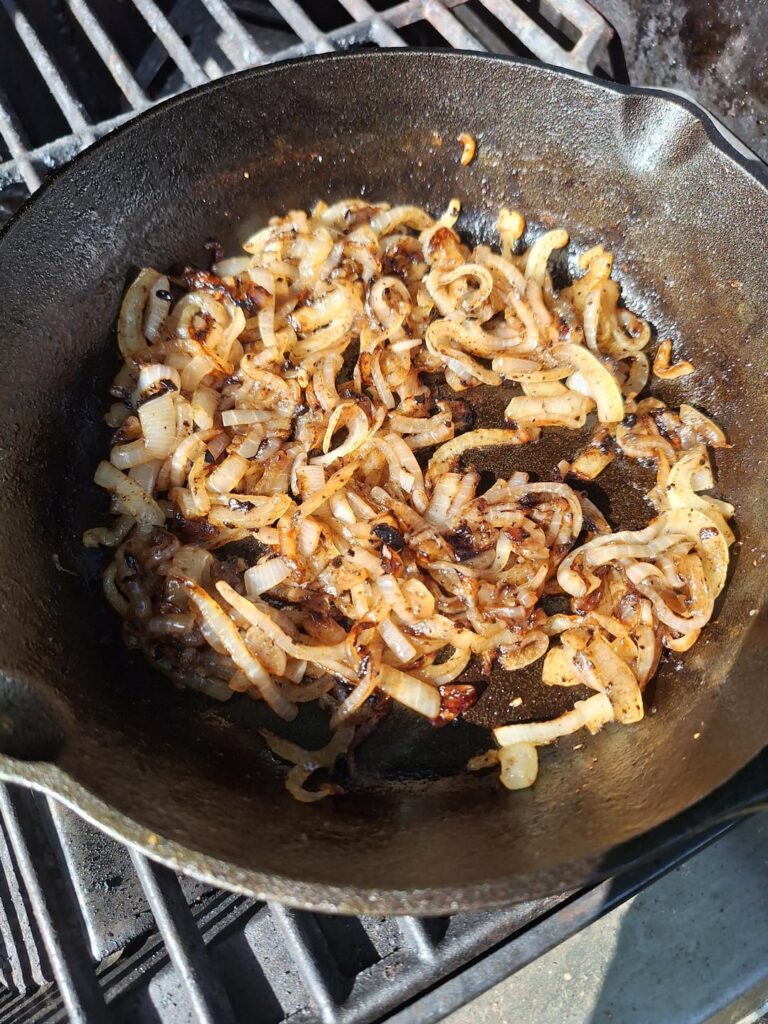 Black garlic grilled onions