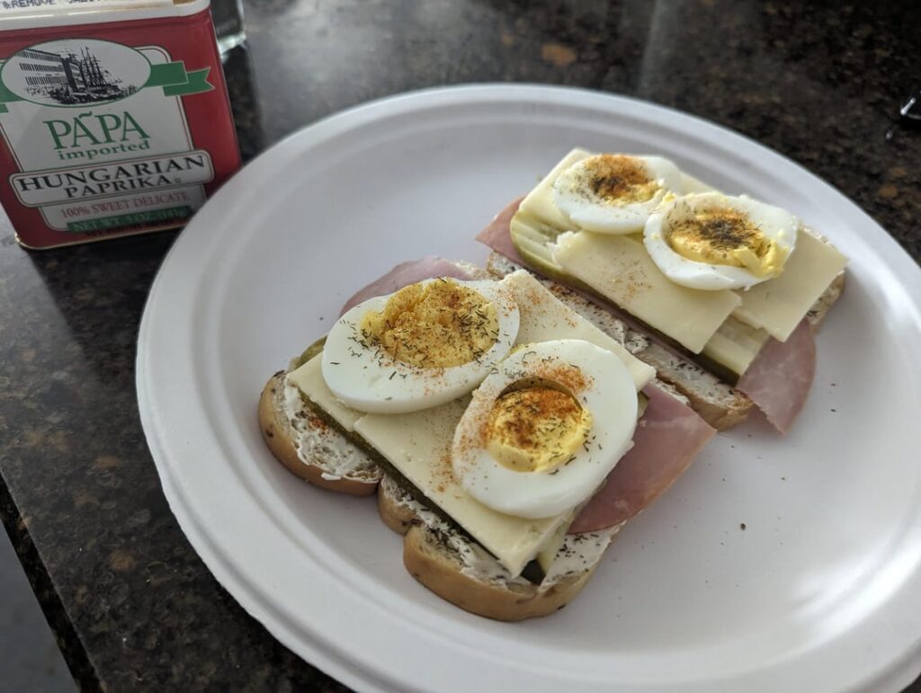 Ukie favorite: Kanapky Ukie favorite: Kanapky