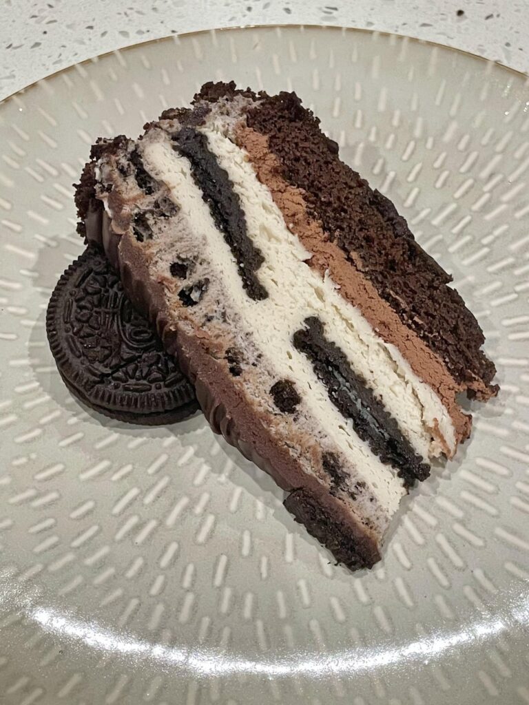 My vegan version of the Cheesecake Factory’s oreo dream cheesecake! My vegan version of the Cheesecake Factory’s oreo dream cheesecake!