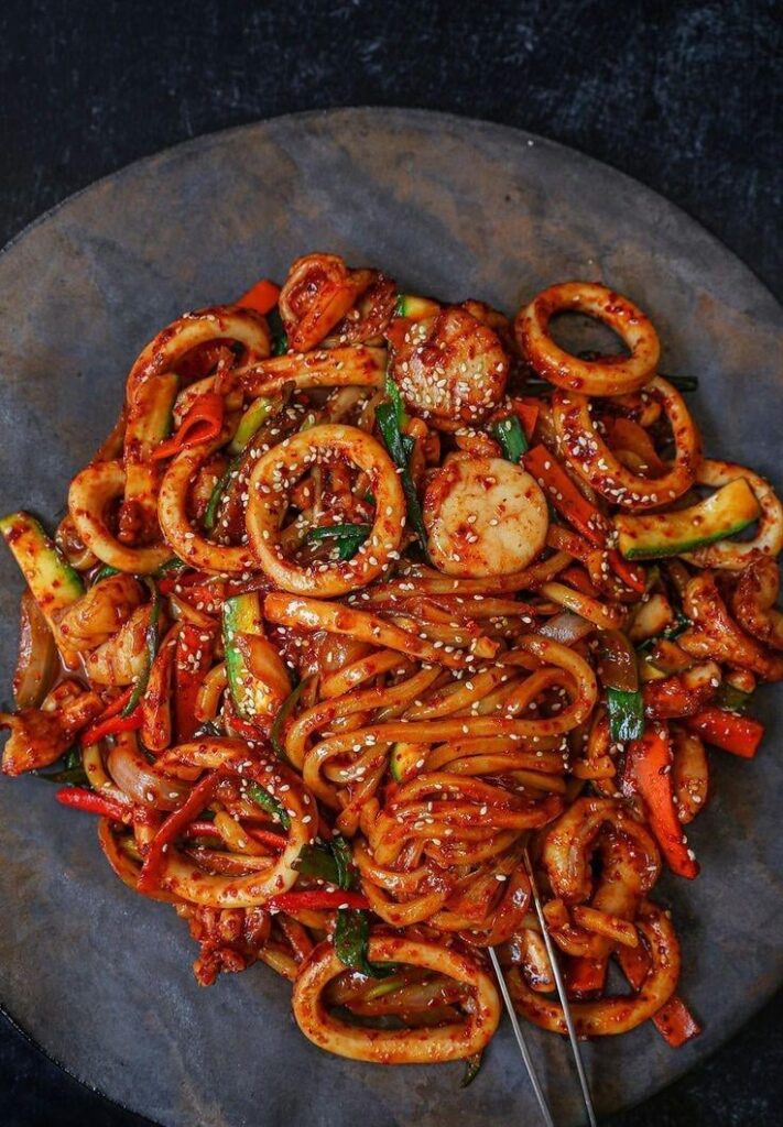 korean spicy garlic seafood noodles