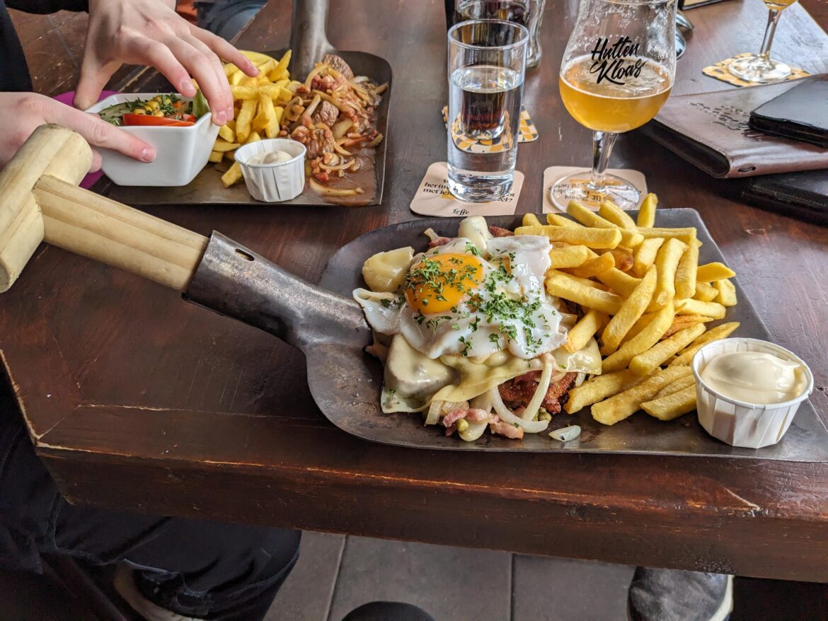 Veluwse bats (dutch name for shovel)