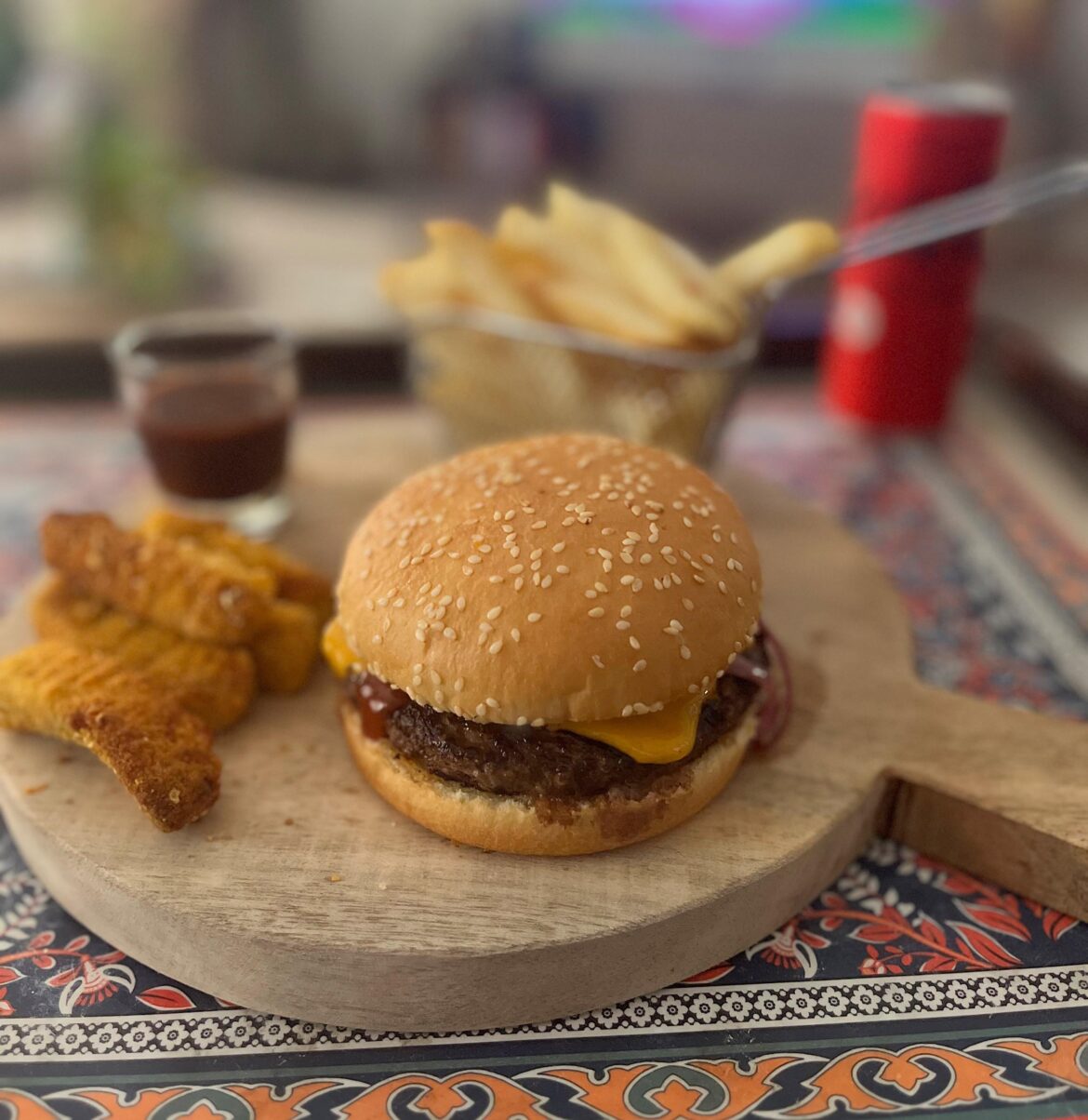 [HOMEMADE] Simple Cheeseburger with grilled onions.