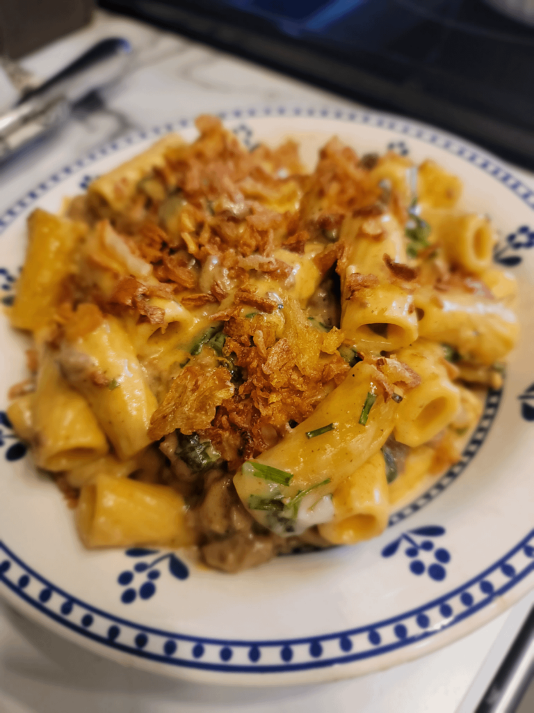 Rigatoni & cheese with smoked paprika