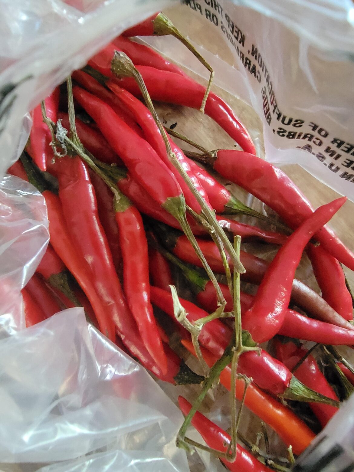 If im buying peppers at the grocery store i dont try jalapeno or serrano anymore but Thai seem to always light me up and are pretty widely available.