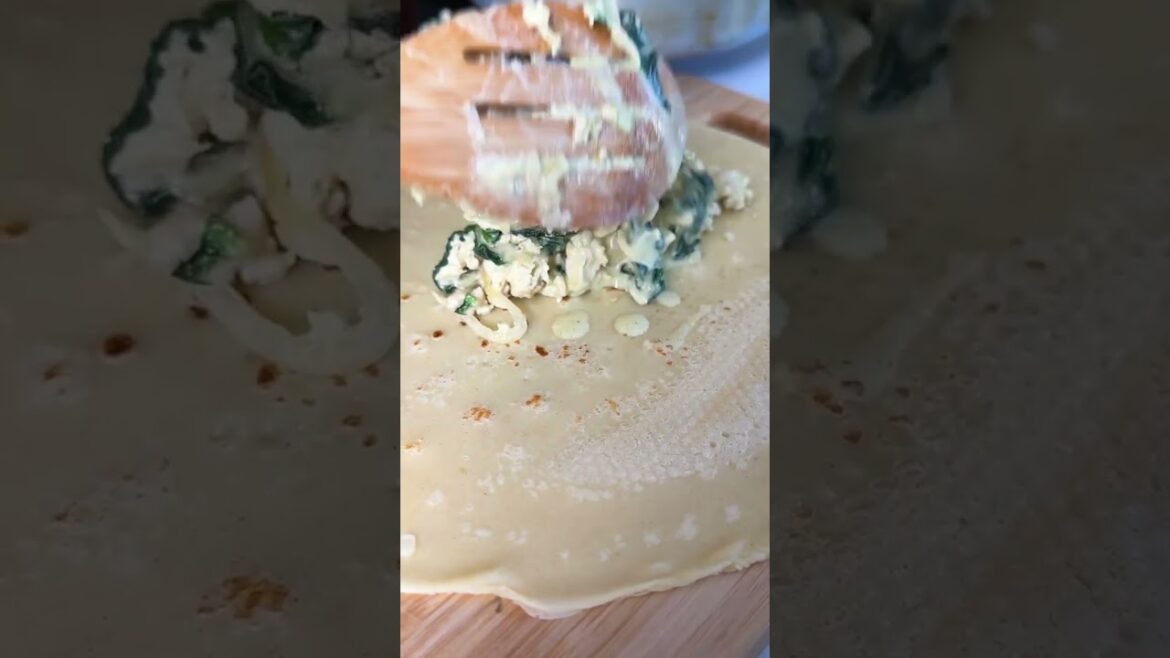 Panqueques rellenos con pollo y espinaca
