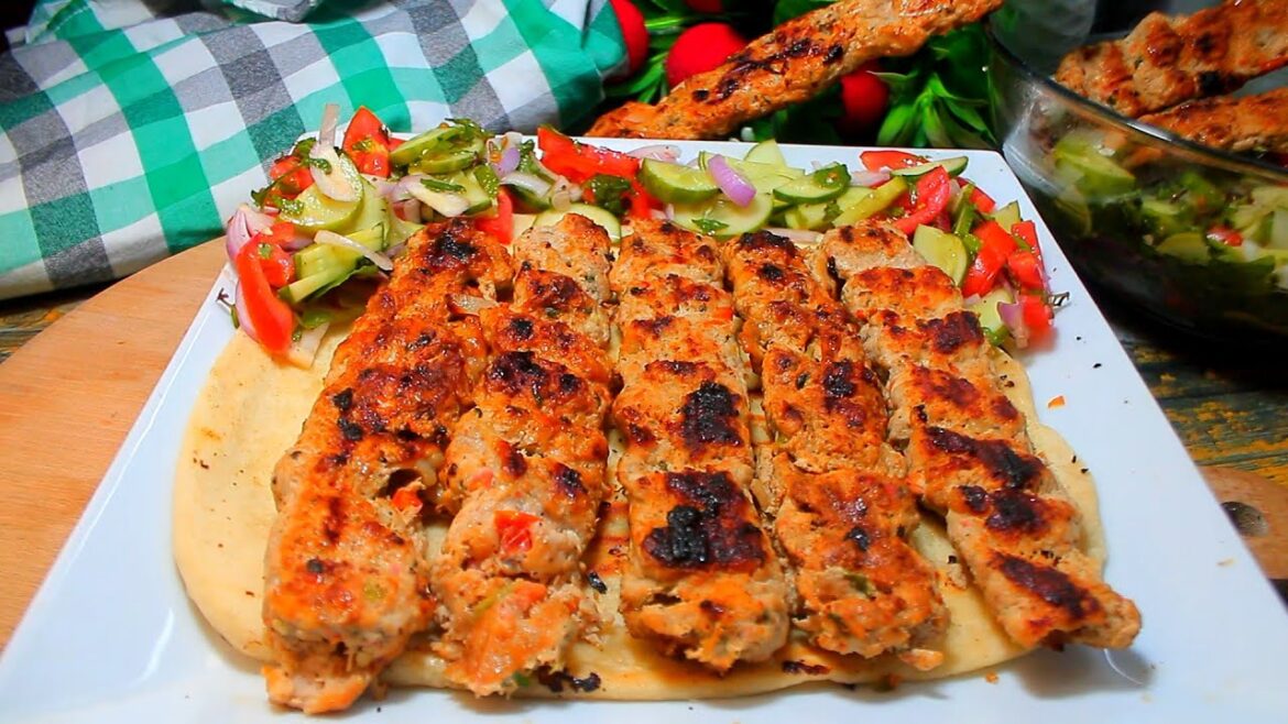 কাবাব তো কত ভাবেই বা কত ধরনের খেয়েছেন কিন্তু এই ভিন্ন রকমের কাবাব বানানো যেমন সহজ খেতে তার থেকে মজার কাবাব তো কত ভাবেই বা কত ধরনের খেয়েছেন কিন্তু এই ভিন্ন রকমের কাবাব বানানো যেমন সহজ খেতে তার থেকে মজার