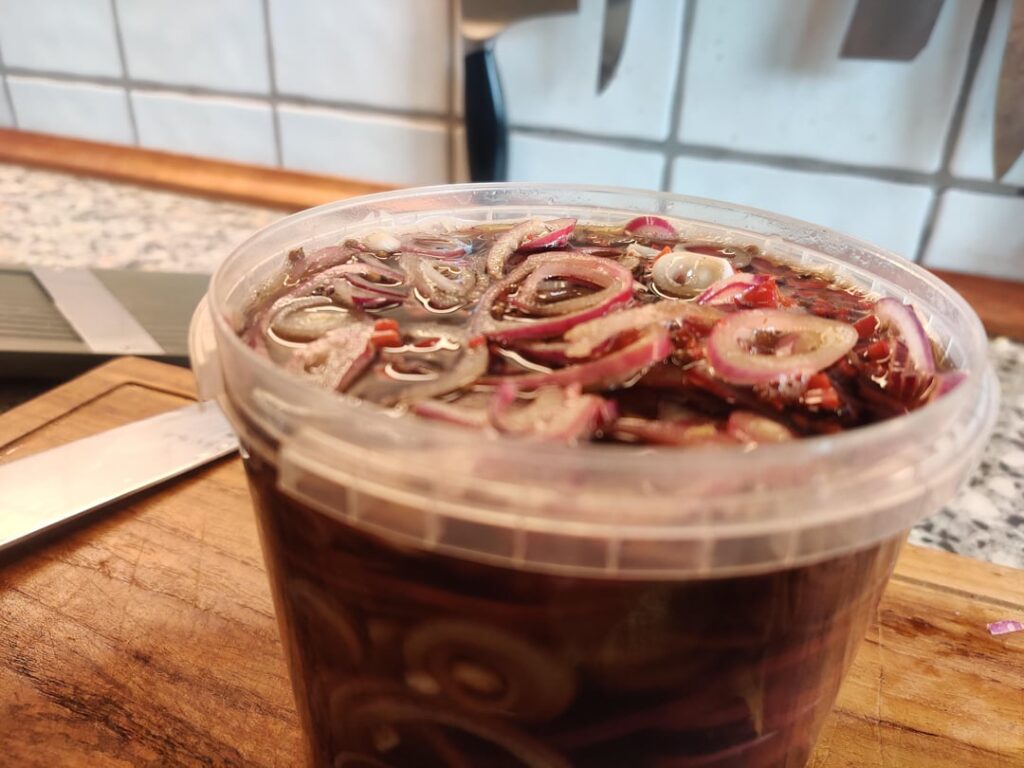Onions pickled in black vinegar