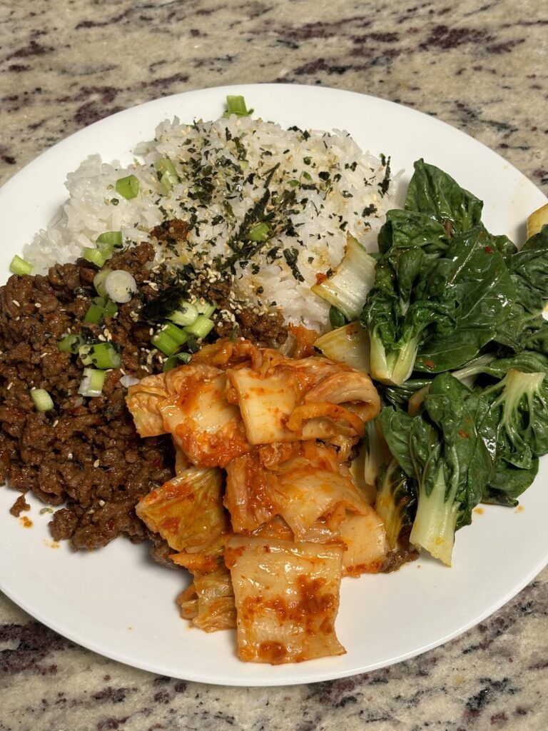 Korean ground beef, rice, steamed baby bok choy and kimchi 🔥 Korean ground beef, rice, steamed baby bok choy and kimchi 🔥