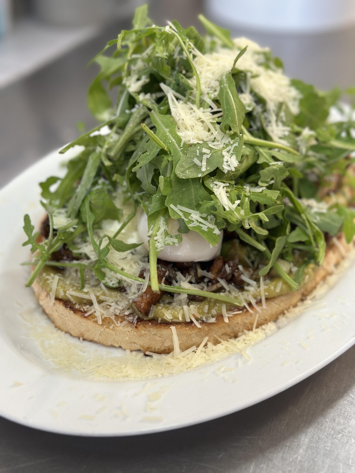 Bruschetta with avocado mousse and poached eggs