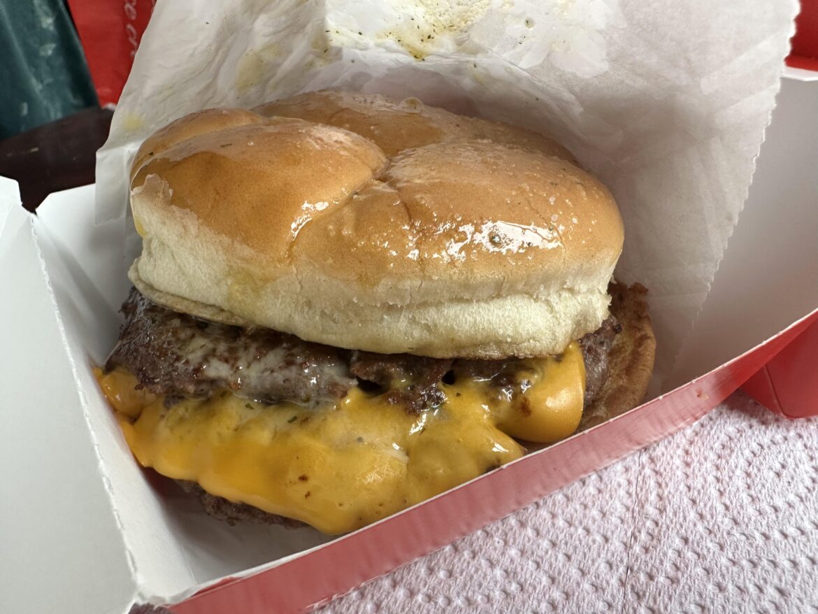 Steak N Shake Garlic Burger 9/10