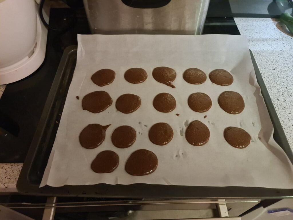 Beginner Macarons (Bad
