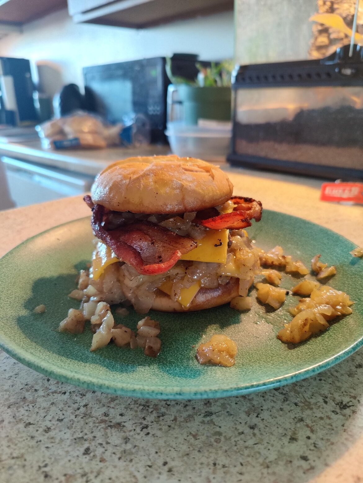 I think I'm gonna die (a whole 1 Lb onion 🤤)