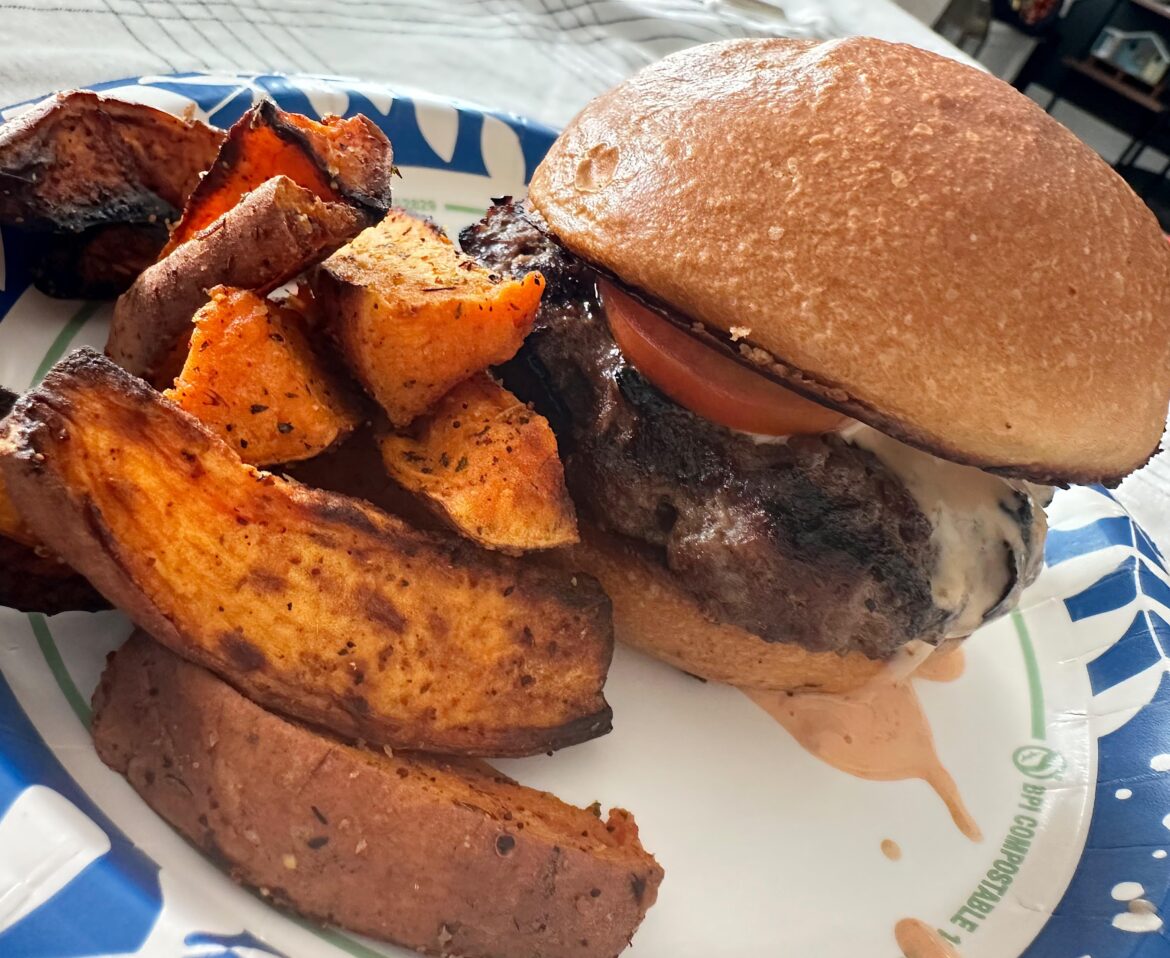 Australia’s sweet chili pineapple burgers were really delicious. The sauce is the ⭐️