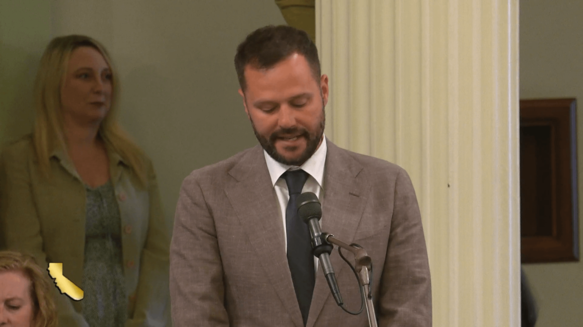 California Assembly UNANIMOUSLY passes a carve-out allowing restaurants to continue charge junk fees (SB 1524)