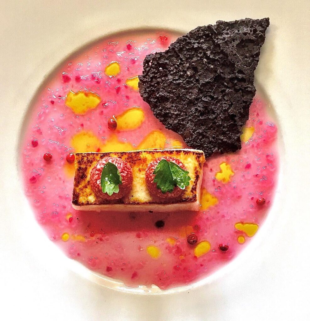 Swordfish with figs and mignonette as a purée