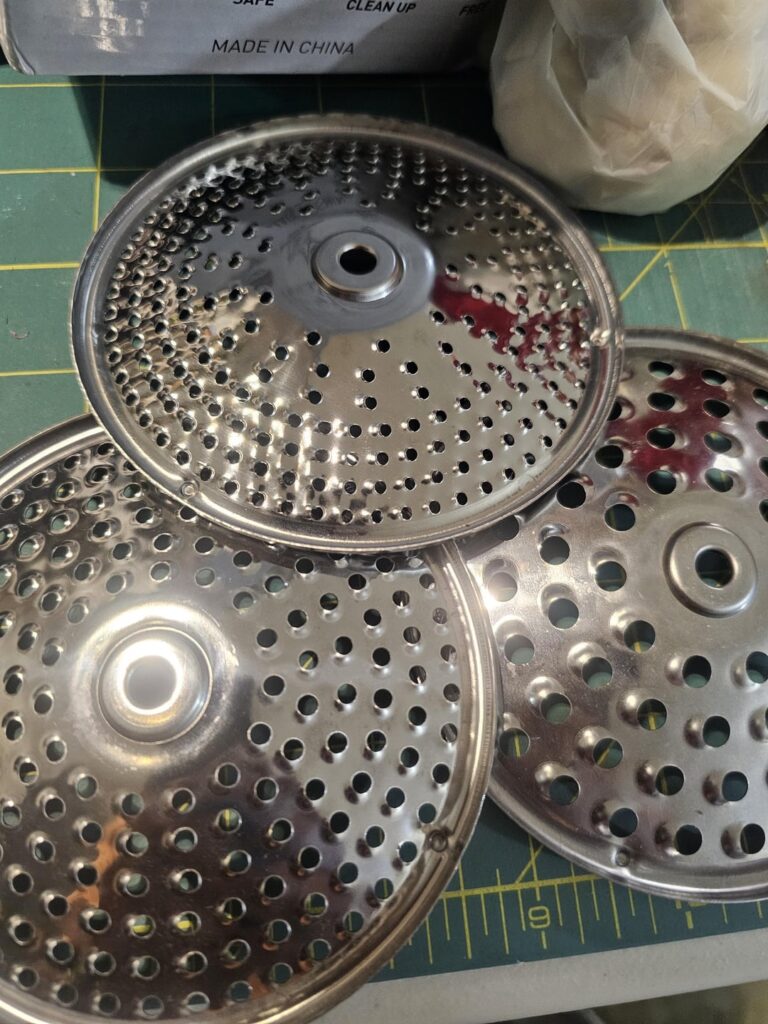 Which size screen to use for tomatoes to make marinara?