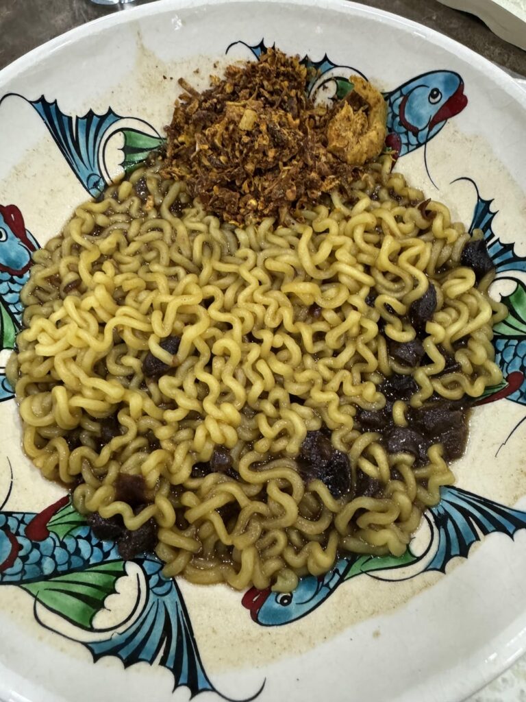 A few weeks ago I saw a girl on youtube eating jajangmyeon and now I cant stop having it