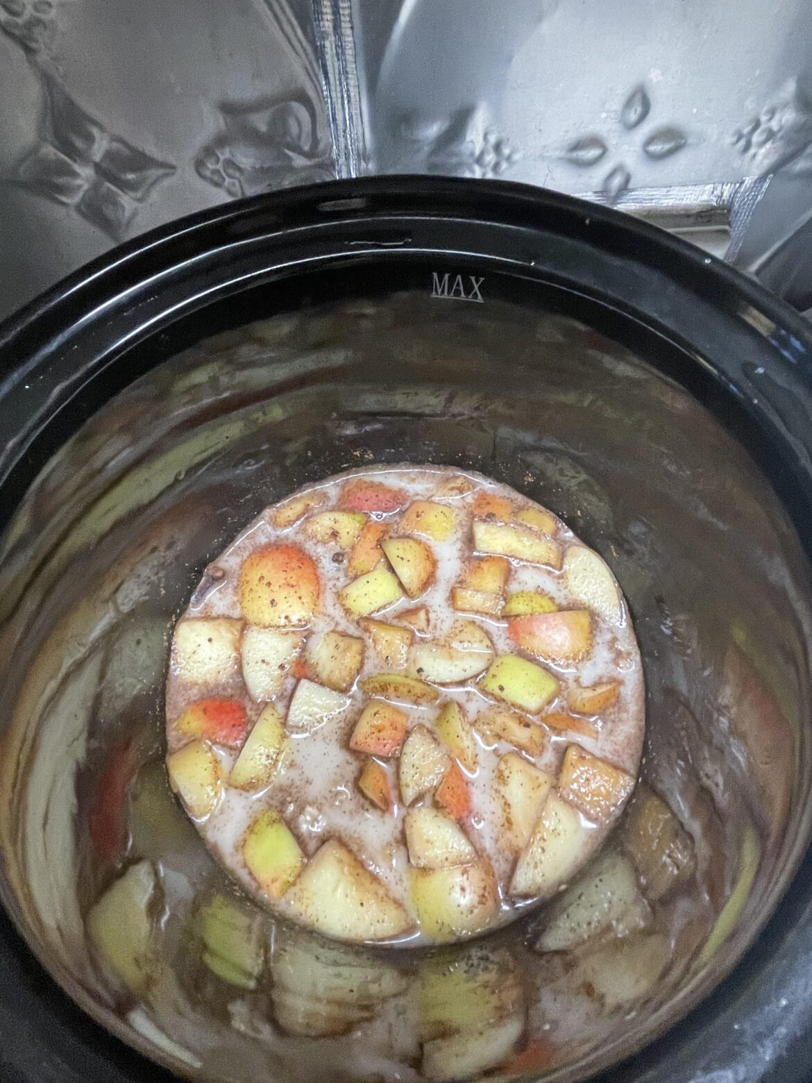 Making poached apples in the slow cooker!