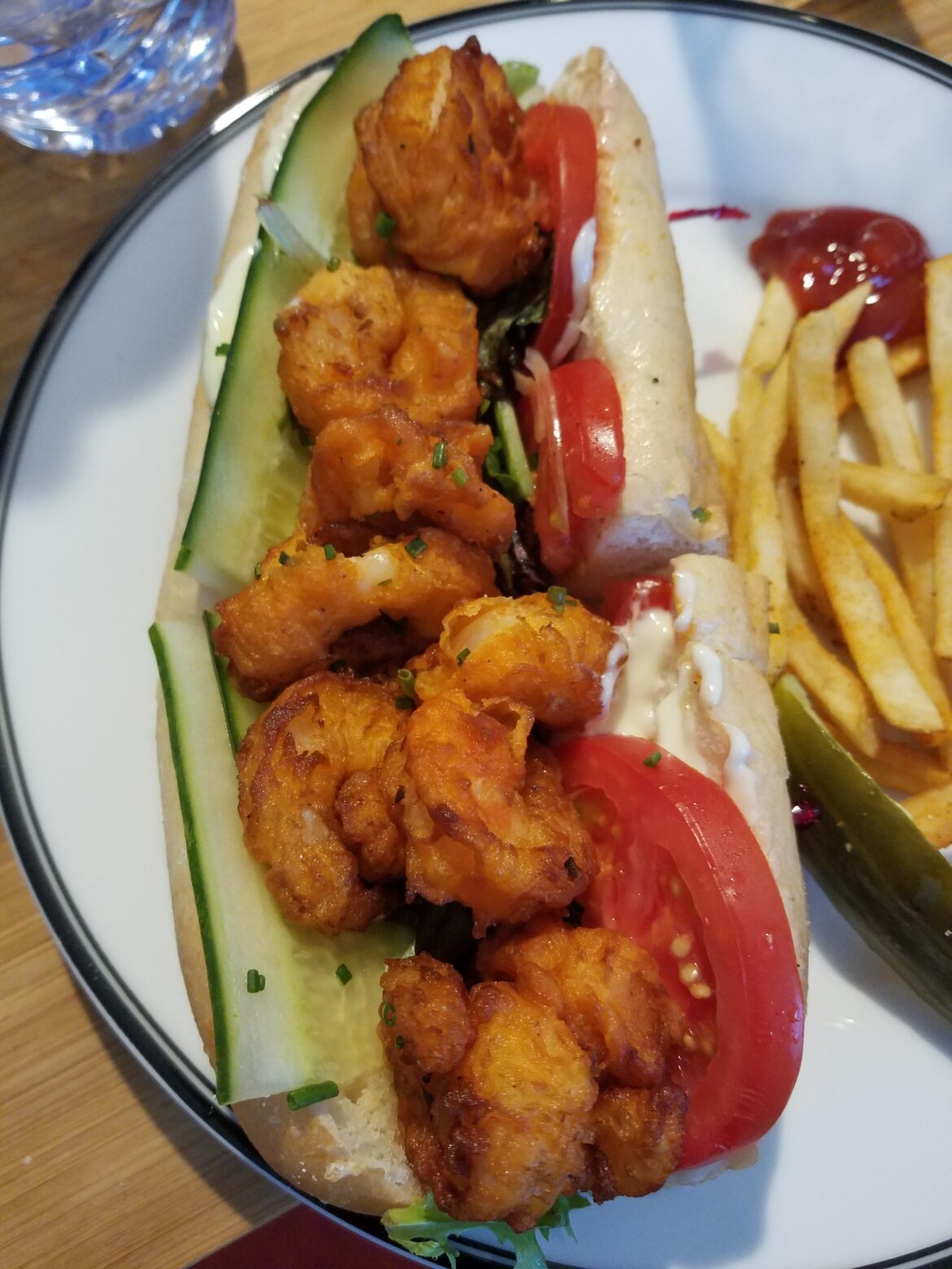 Shrimp po’ boy Shrimp po' boy