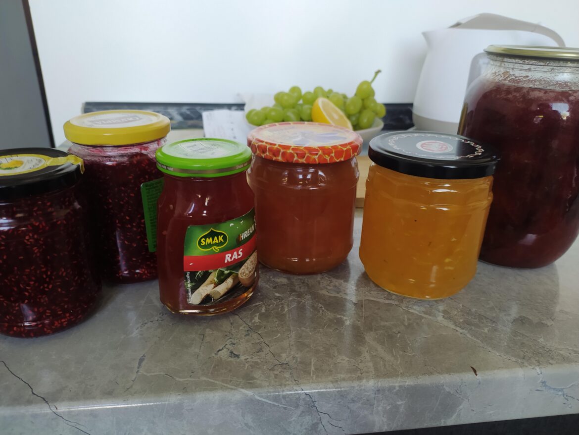 You will probably disapprove, but I still wanted to share my first attempt at home jamming