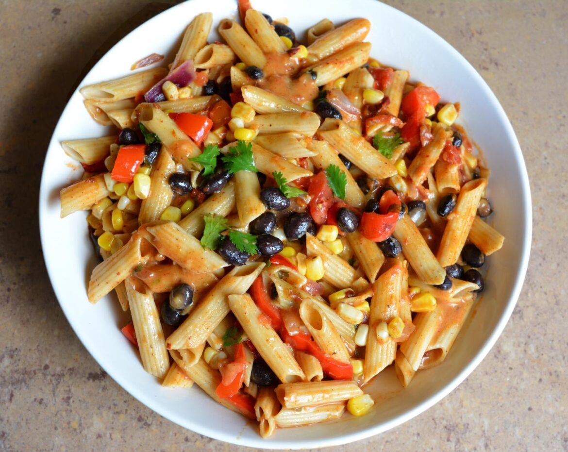 Santa Fe Pasta (38 g protein! 378 cal) with low cal sauce. So good.