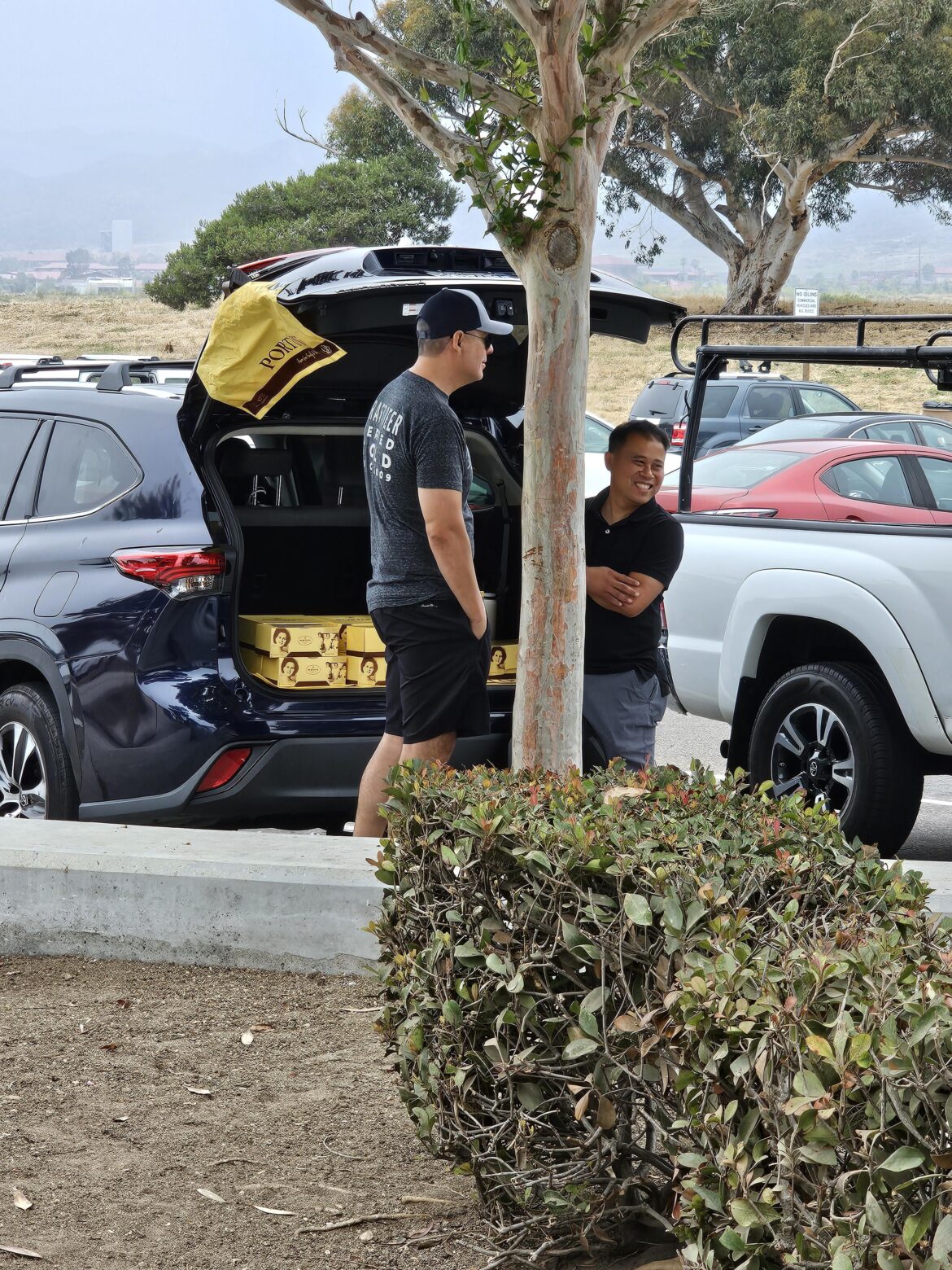 Portos from the trunk of a car, this is the way