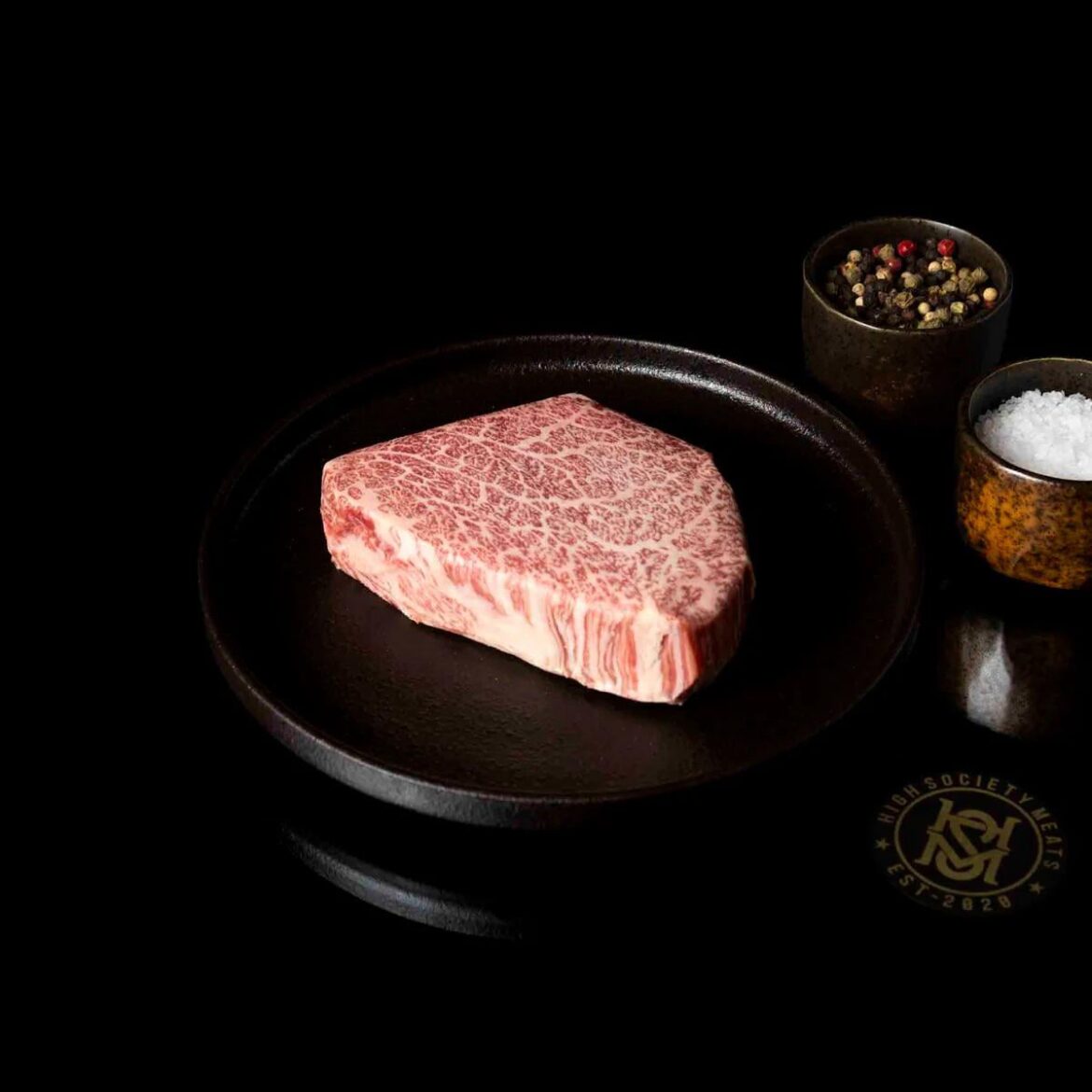 Tips on traditional griddle cooking of Japanese a5 wagyu Tips on traditional griddle cooking of Japanese a5 wagyu