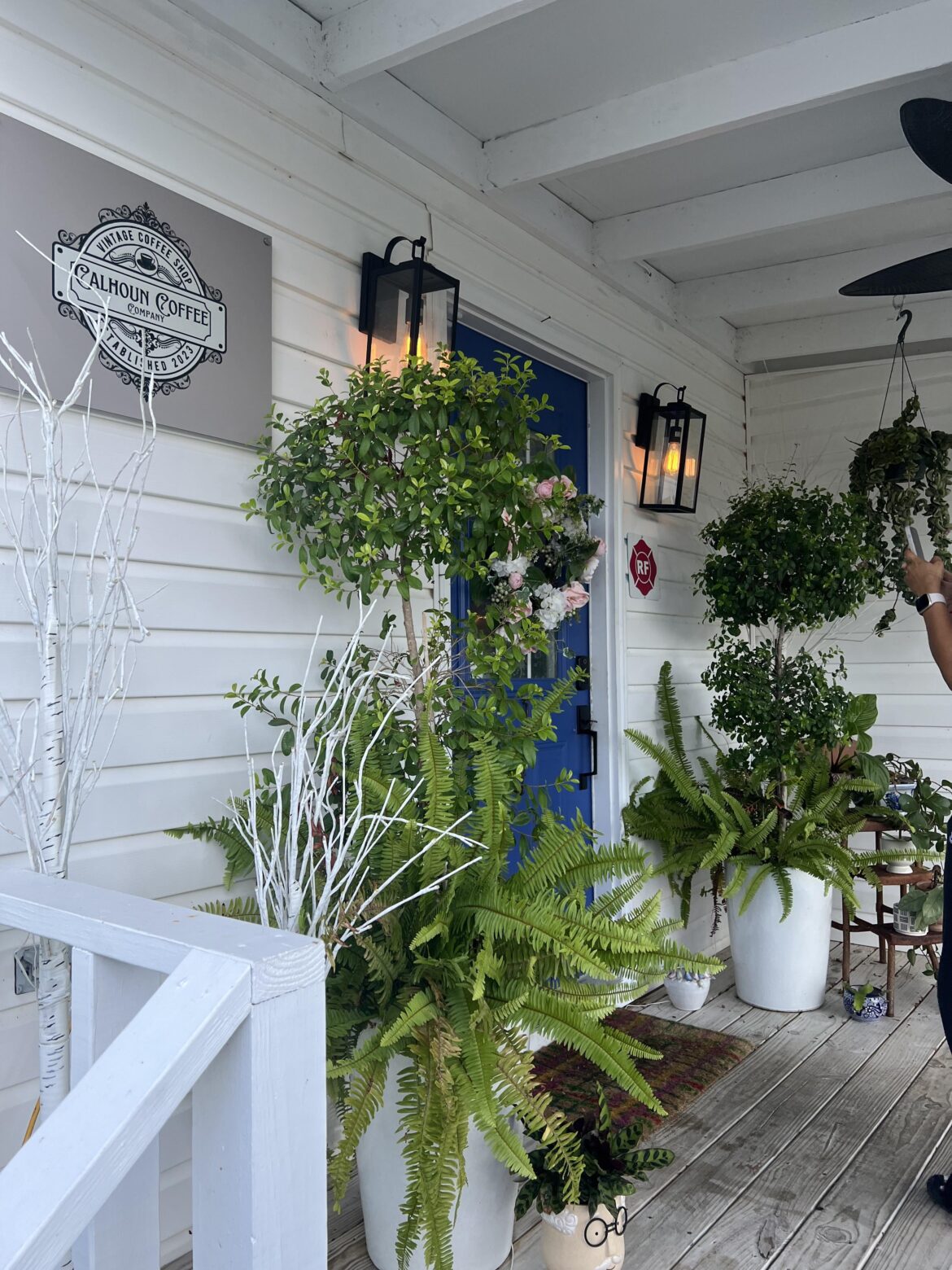 I saw this cozy coffee shop in florida. If you are near Blountstown fl. https://www.instagram.com/reel/C9P1MMZOxLb/