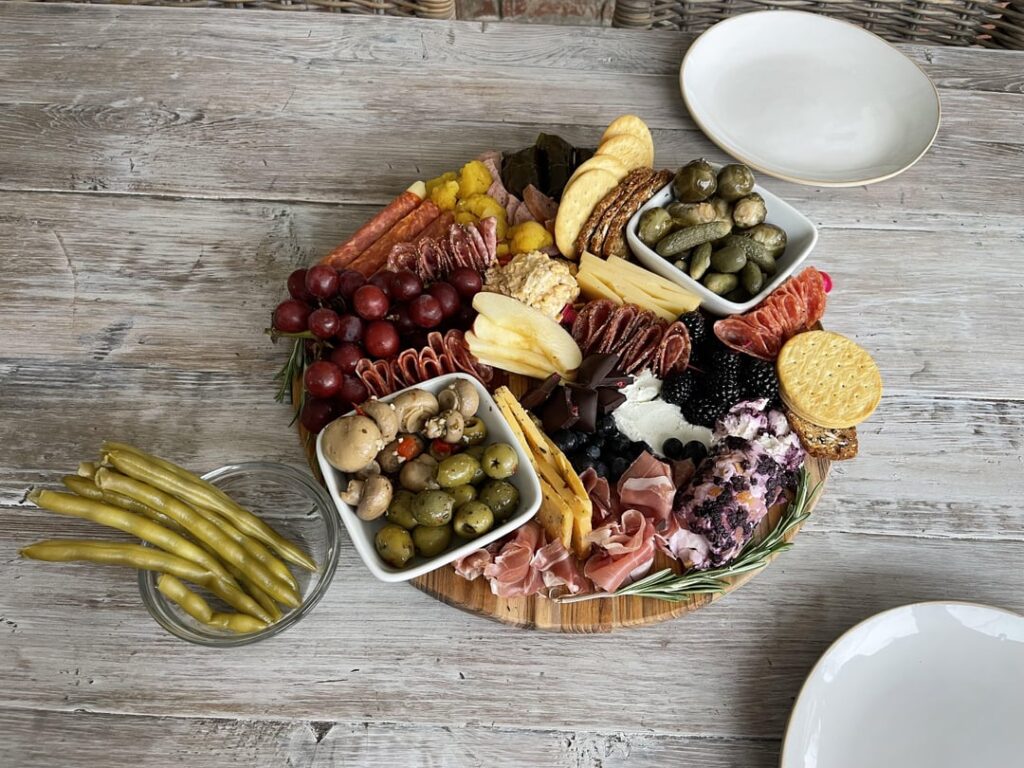 My new boyfriend said he luuuuvs charcuterie boards and I said I luuuv making them so naturally I made us one. But this is the best one I’ve done yet by FAR! I didn’t have a board big enough but I’ll take advice for the next one! There’s 5 cheeses and 4 meats plus the roll ups